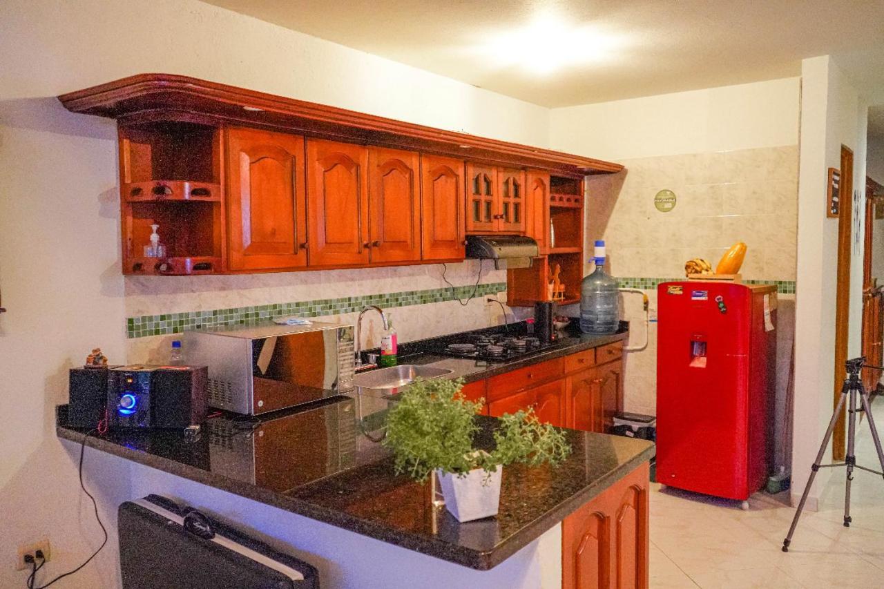 Casa Pastora Coworking Bed & Breakfast Guatape Exterior photo