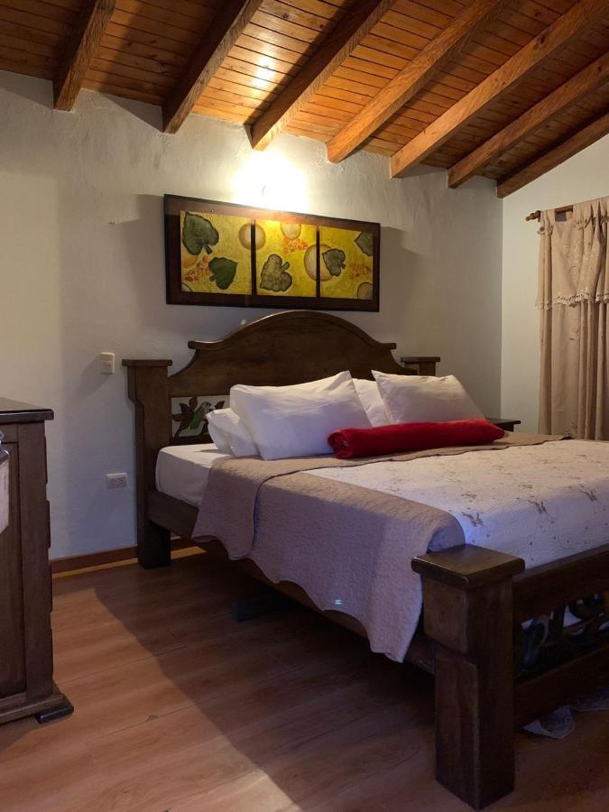 Casa Pastora Coworking Bed & Breakfast Guatape Exterior photo