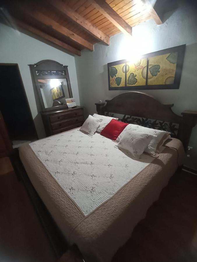 Casa Pastora Coworking Bed & Breakfast Guatape Exterior photo